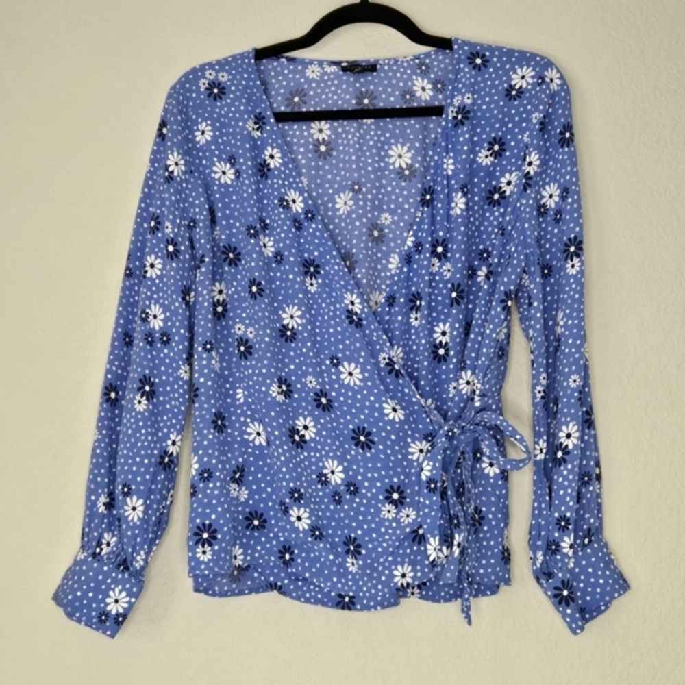 Talbots L petite Blue Daisy‎ Floral Wrap top